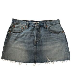 Levi’s Icon Denim Mini Skirt | Raw Hem | Size 32